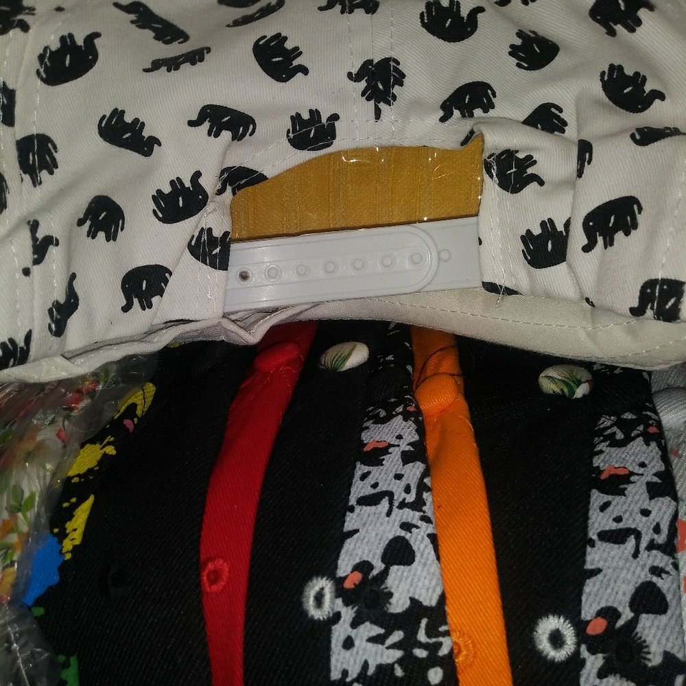 Snapback caps - Picture 2 of 2